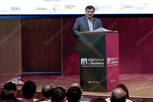 DATUK SERI AMIR HAMZAH AZIZAN
