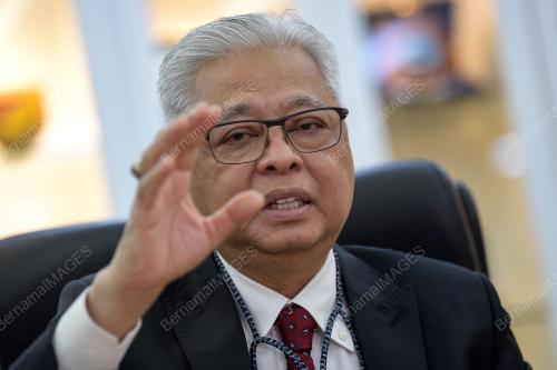 DATUK SERI ISMAIL SABRI YAAKOB