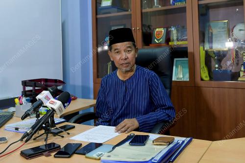 DATUK AHMAD SHAPAWI ISMAIL