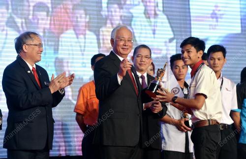 DATUK SERI NAJIB TUN RAZAK