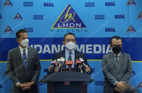 DATUK MOHD NIZOM SAIRI