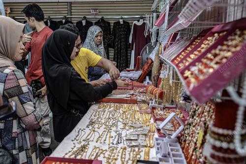 TINJAUAN SHOPPING RAYA