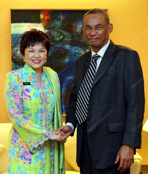 NG YEN YEN