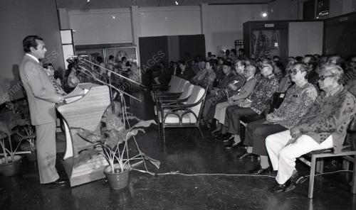 DR. MAHATHIR BIN MOHAMAD