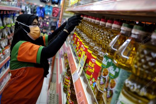 TINJAUAN BEKALAN MINYAK MASAK BOTOL DAN PAKET MENCUKUPI