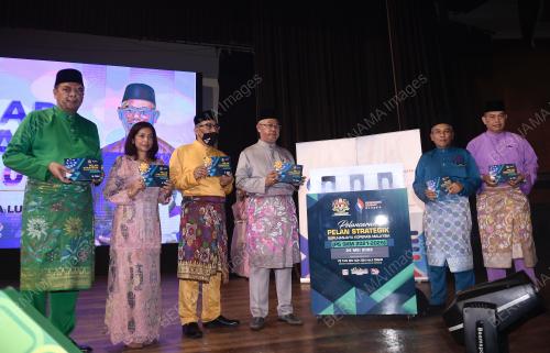 TAN SRI NOH OMAR
