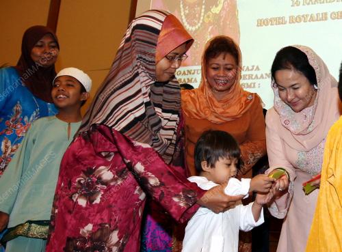 ROSMAH MANSOR