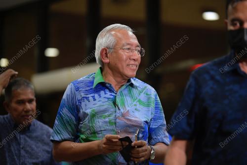 DATUK SERI MAHDZIR KHALID
