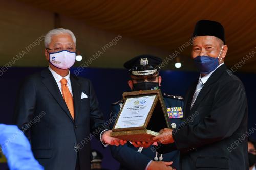 DATUK SERI ISMAIL SABRI YAAKOB