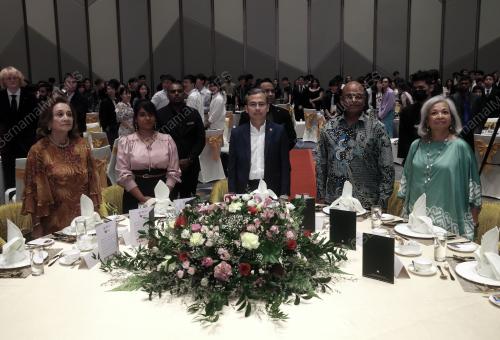 FAHMI FADZIL