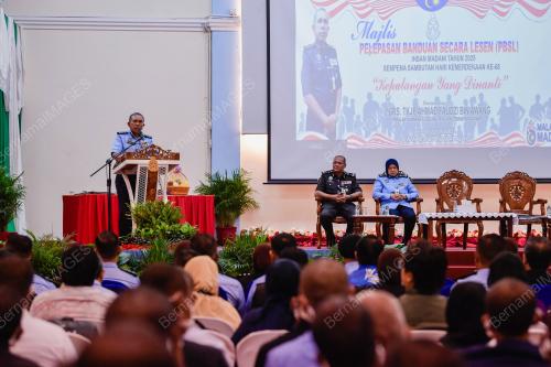 AHMAD FAUDZI AWANG