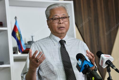 DATUK SERI ISMAIL SABRI YAAKOB