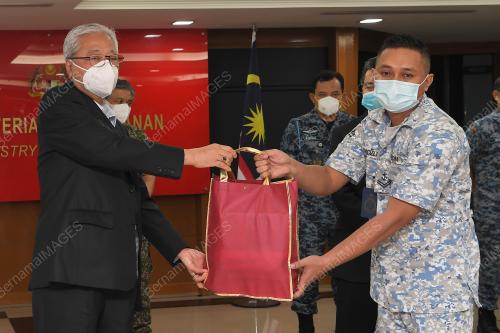 DATUK SERI ISMAIL SABRI YAAKOB