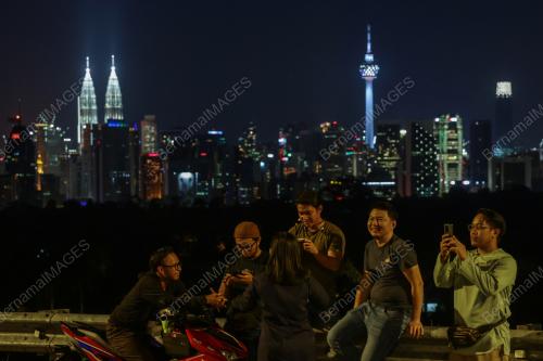 TINJAUAN DI IBU KOTA