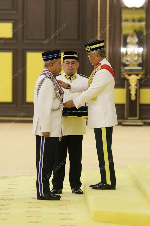 AL-SULTAN ABDULLAH RI'AYATUDDIN AL-MUSTAFA BILLAH SHAH