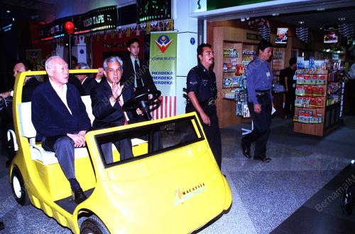 KL32-17_08_2000_KLIA-LEE_12012016