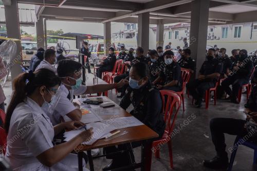 MAJLIS PELANCARAN SUNTIKAN VAKSIN COVID-19 POLIS KUALA LUMPUR