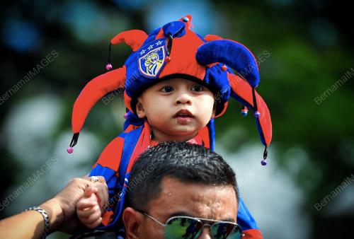 KL32_01112014_BOLA