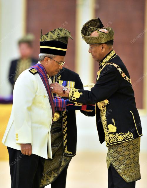 KL32_02062012_AGONG