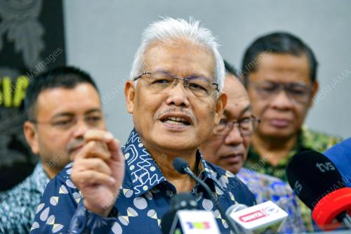 DATUK SERI HAMZAH ZAINUDIN