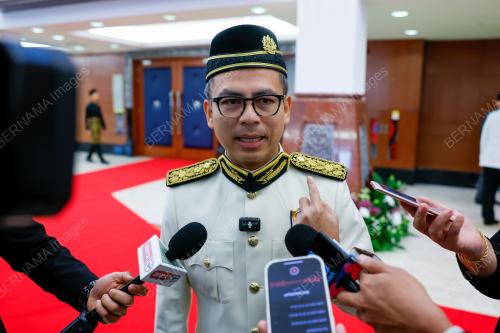 FAHMI FADZIL