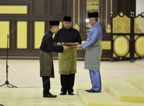 SULTAN ABDULLAH RI'AYATUDDIN AL-MUSTAFA BILLAH SHAH
