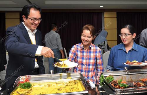 KL32_04072014_MAYBANK