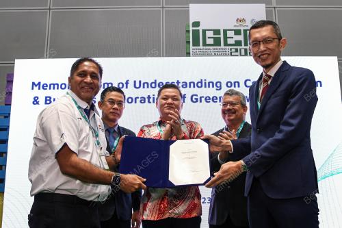 DATUK SERI HUANG TIONG SII