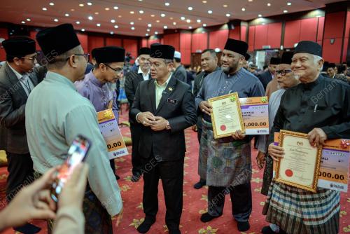 DATUK DR MOHD NA'IM MOKHTAR