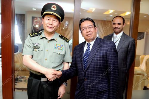 KL32_05042013_KUNJUNGAN