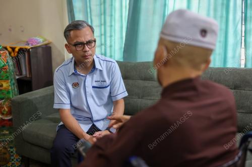 FAHMI FADZIL