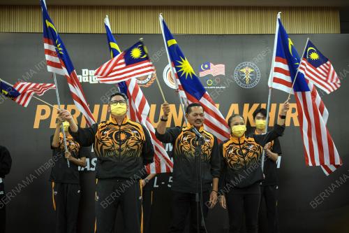 DATUK NUR AZMI AHMAD