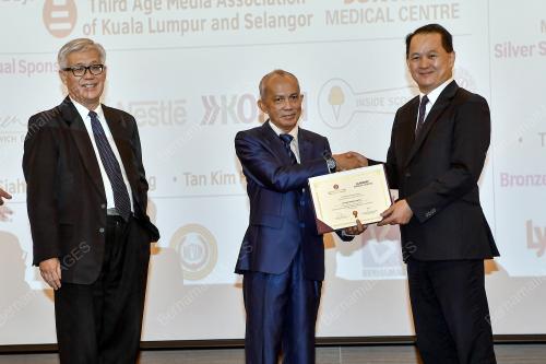 KL32_05102019_CONFERENCE_BN201910043376