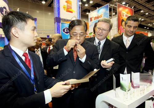 DATUK SERI ISMAIL SABRI YAAKOB