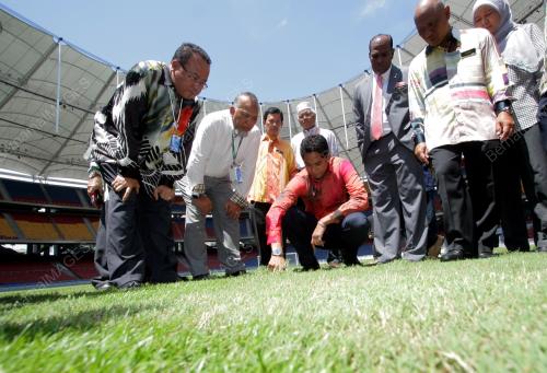 KL32_06062013_STADIUM