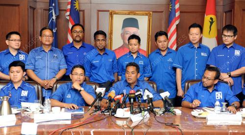 KL32_06082015_KHAIRY_BN
