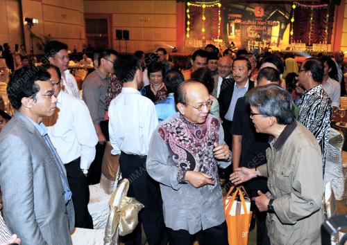 KL32_06092012_RAIS