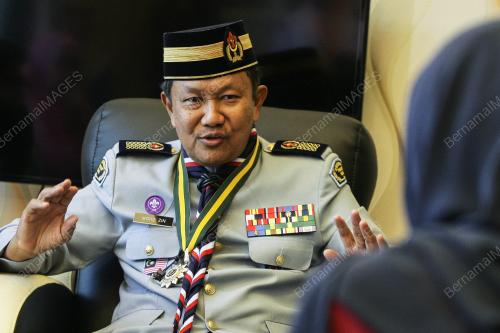 KL32_06092016_PENGAKAP