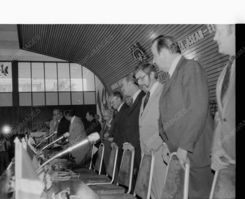 DATUK HUSSEIN PRESIDES AT SIGNING OF EEC