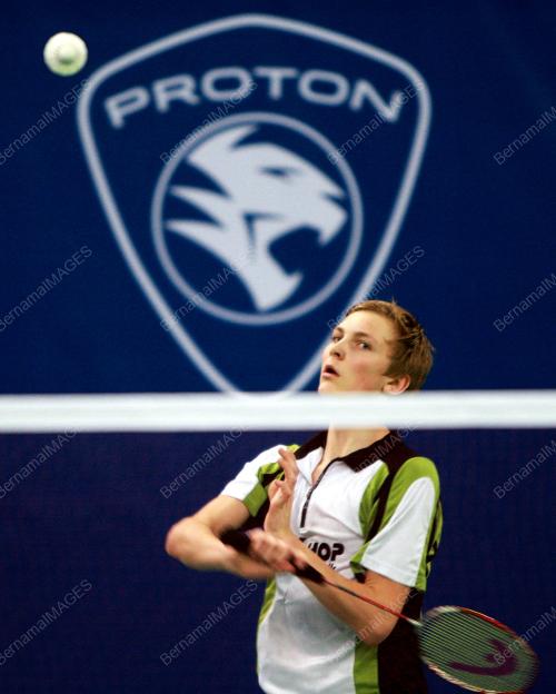 VIKTOR AXELSEN