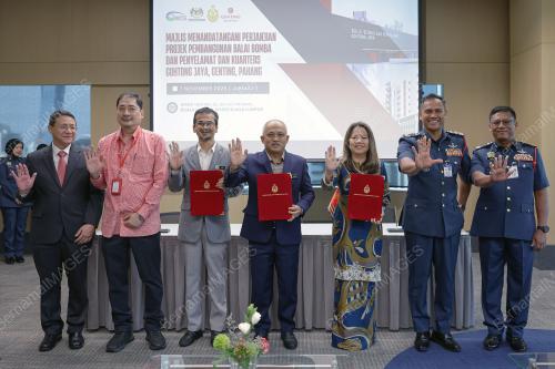 DATUK DR M NOOR TAIB