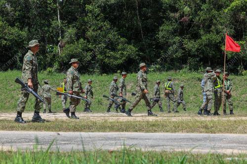 LATIHAN MENEMBAK SENJATA RINGAN PLKN