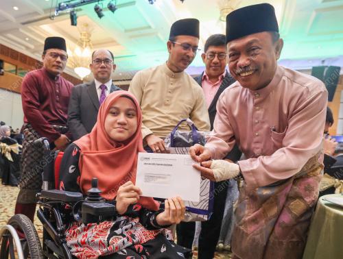 DATUK MOHAMMAD YUSOF APDAL