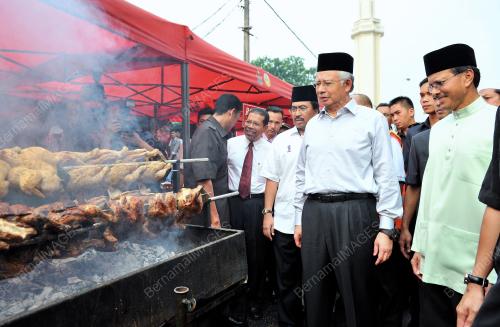 KL32_08082012_PM_BAZAR1