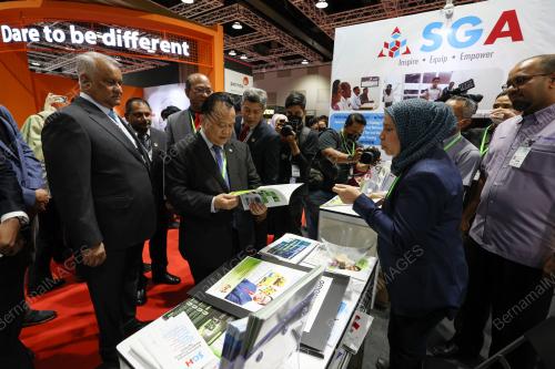 DATUK SERI ALEXANDER NANTA LINGGI