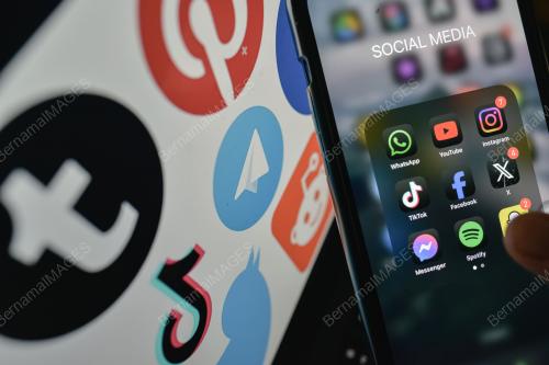 PENGGUNAAN MEDIA SOSIAL