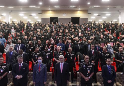 DATUK SERI HAMZAH ZAINUDIN