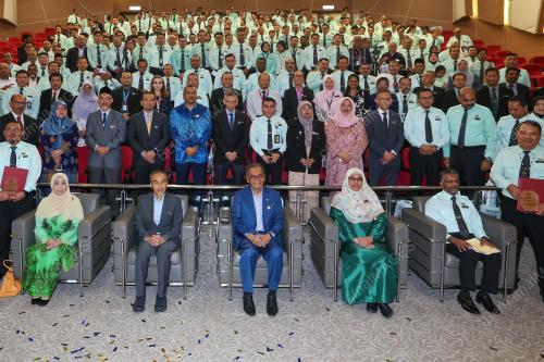 DATUK SERI DR DZULKEFLY AHMAD