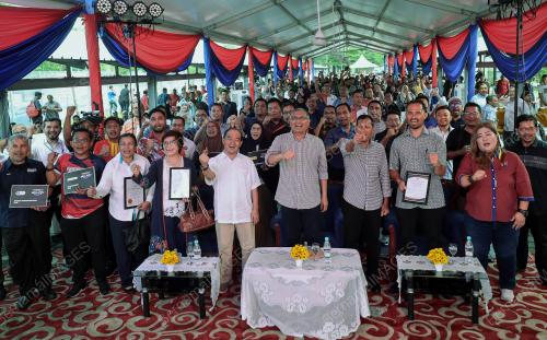DATUK SERI DR SHAMSUL ANUAR NASARAH
