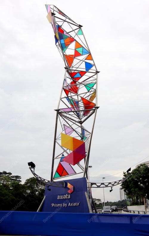 KL32_11012011_AXIATA